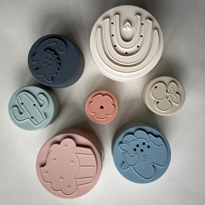 Mamairo マルチトイカップ - Light-colored stacking cups